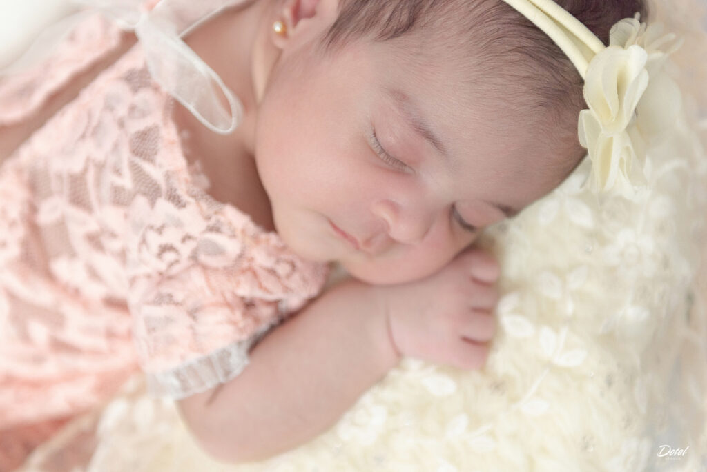 Sesión de fotos en estudio de recién nacido en Santo Domingo por Dotel Studio