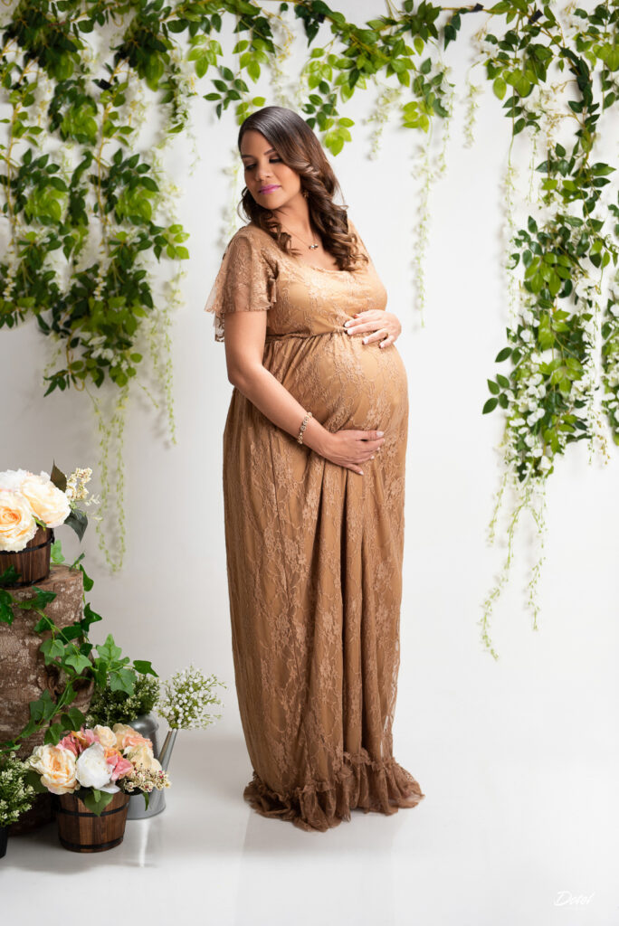 Sesión fotográfica de estudio del embarazo de Ana en Santo Domingo