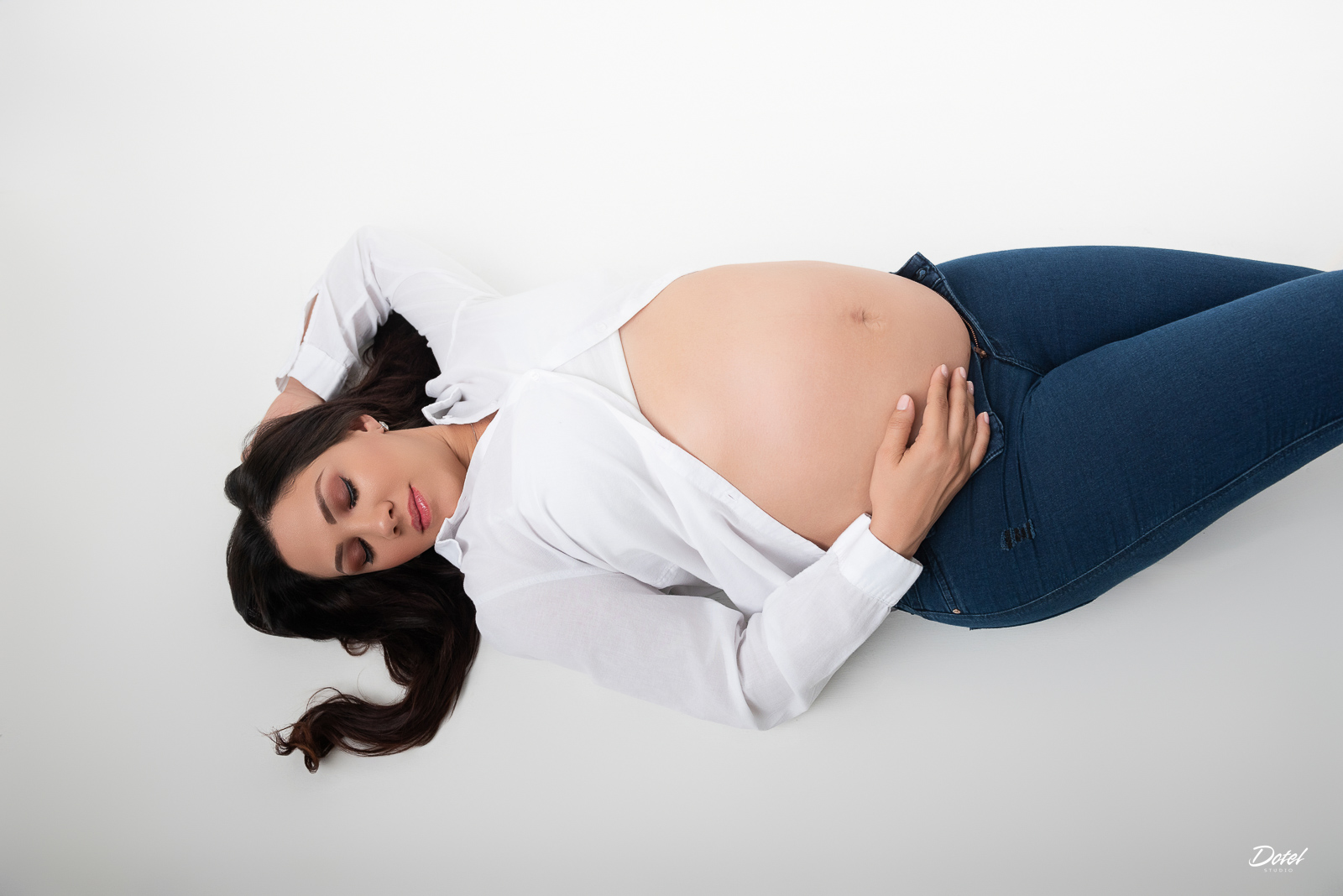 Fotos del embarazo de Gabriela en nuestro foto estudio en Santo Domingo