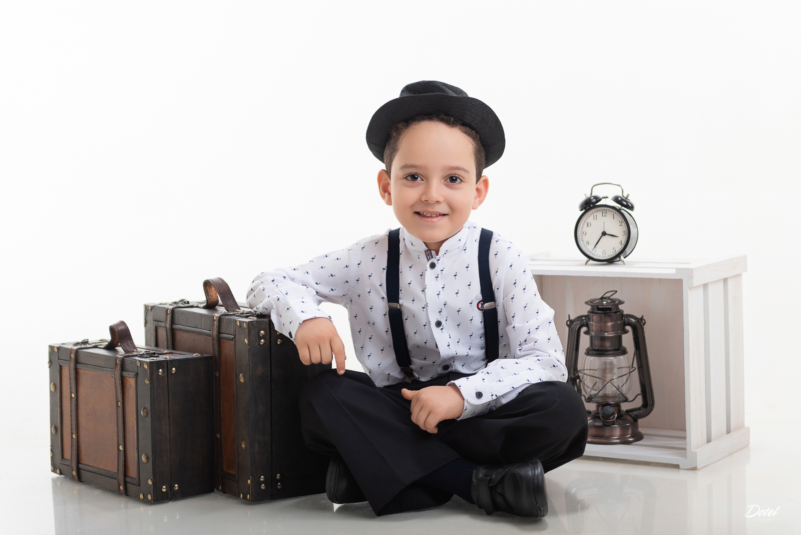 Sesión de fotos de niño en estudio de fotografía en Santo Domingo